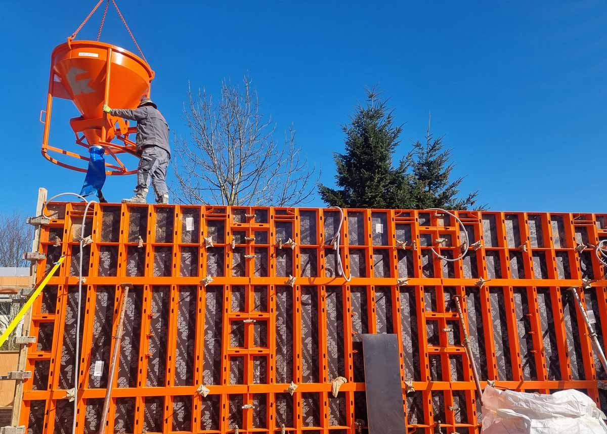 Schalen und Betonieren von Bauelementen